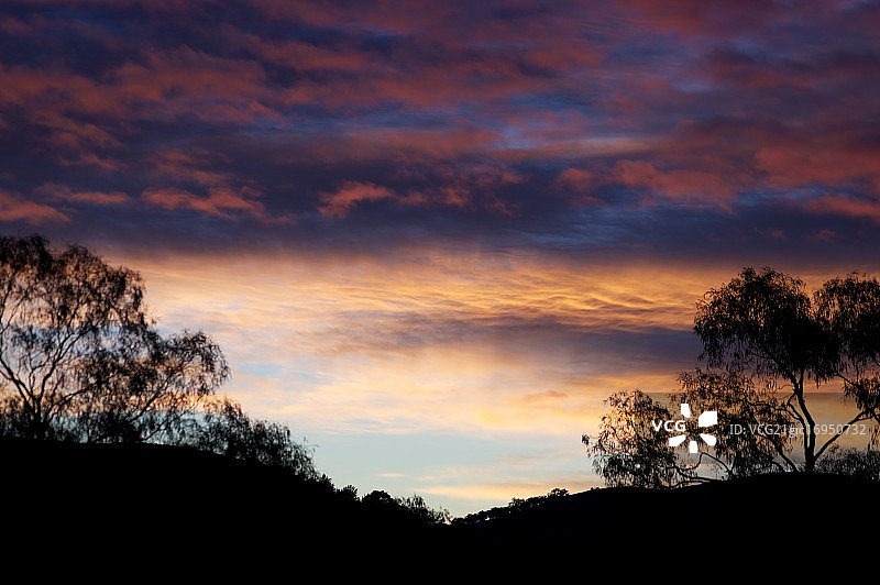红色早晨图片素材