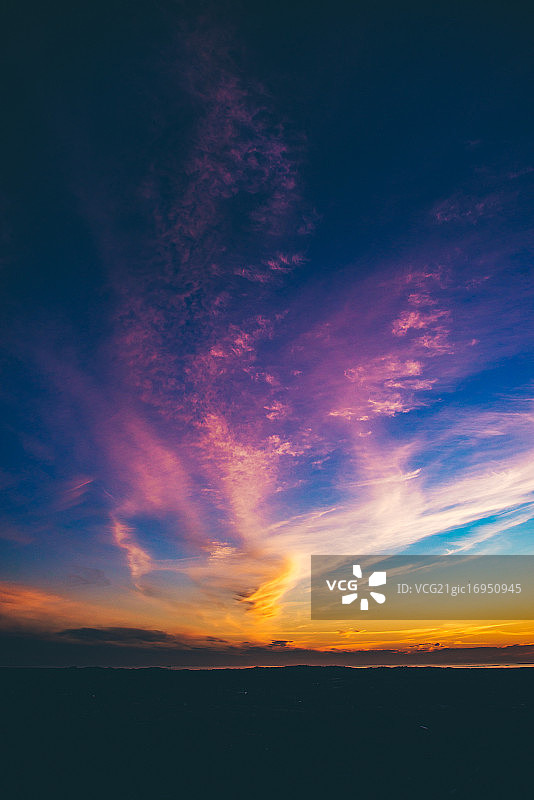 绚丽多彩的卷云图片素材