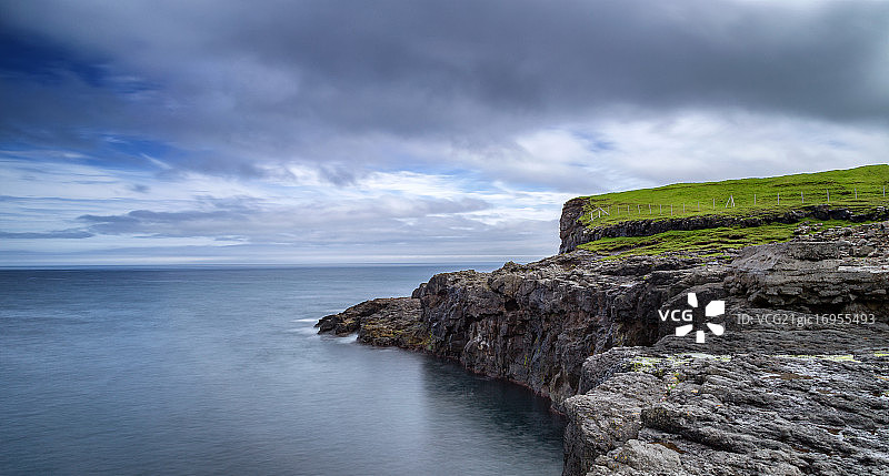 崎岖的海岸图片素材