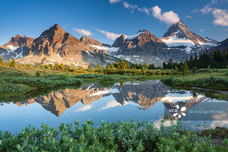 加拿大不列颠哥伦比亚省埃奇沃特的阿西尼博因山省立公园图片素材