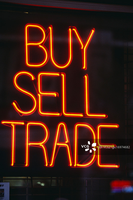 霓虹灯“买卖交易”橱窗标志图片素材