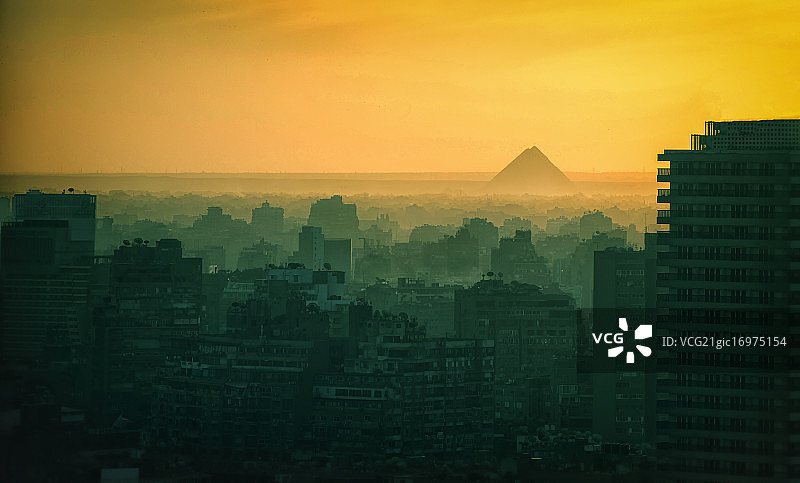 远眺金字塔图片素材