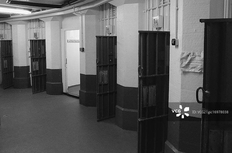 监狱大门图片素材