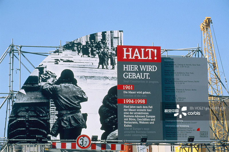 德国柏林查理检查站历史照片的建筑工地图片素材