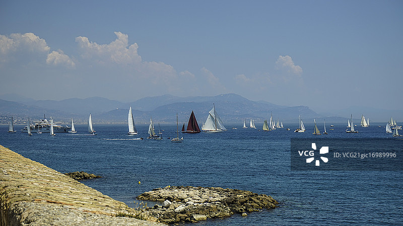 法国昂蒂布帆船赛图片素材