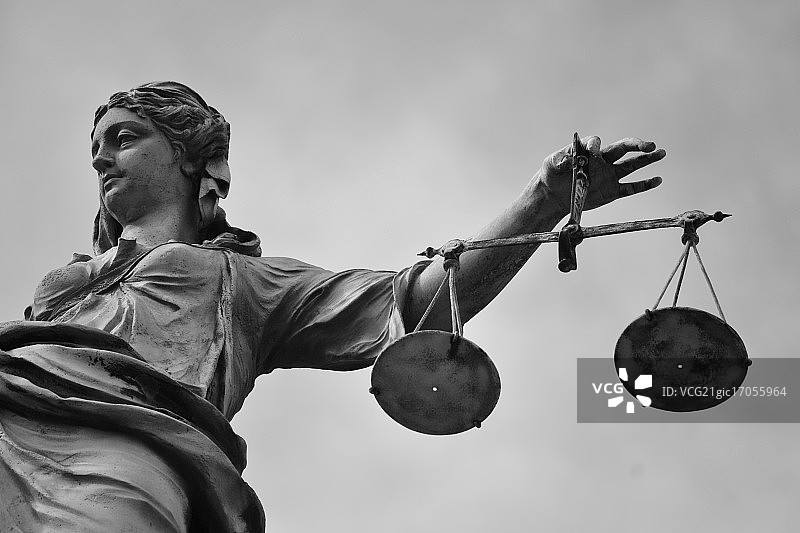 平衡雕像图片素材