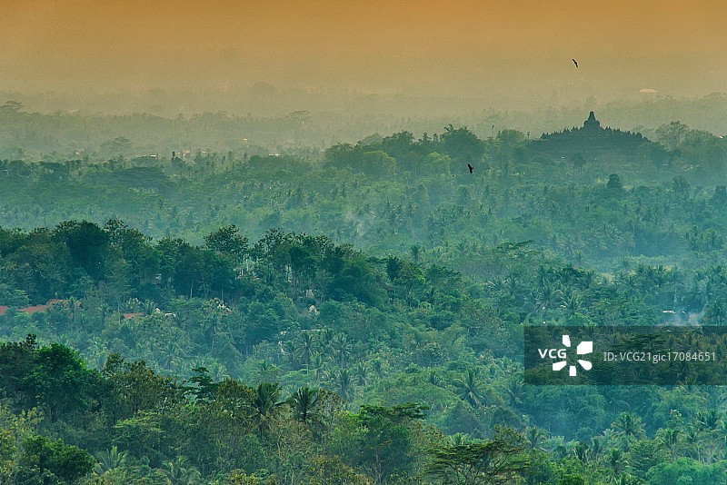 婆罗浮屠寺庙远景图片素材