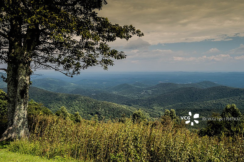蓝色山脊图片素材