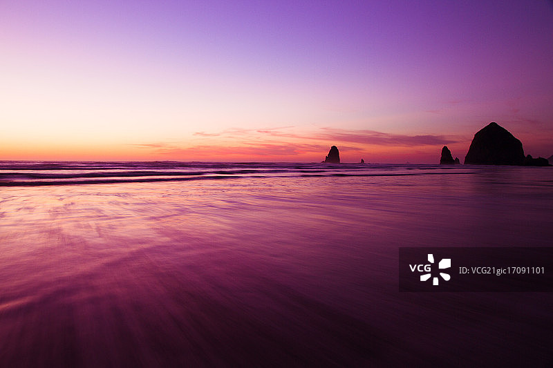 干草堆岩图片素材