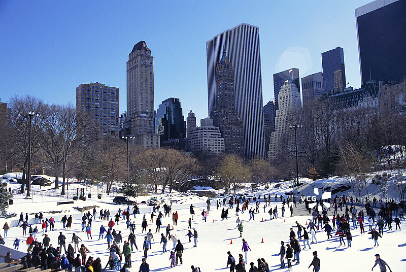 在沃尔曼溜冰场滑冰图片素材