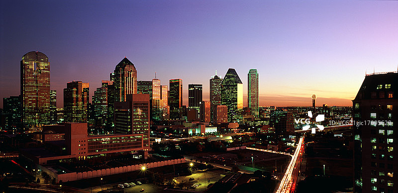 德克萨斯州达拉斯市天际线图片素材