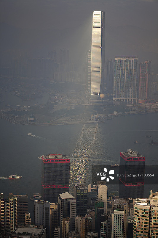 阳光下的香港九龙国际贸易中心图片素材