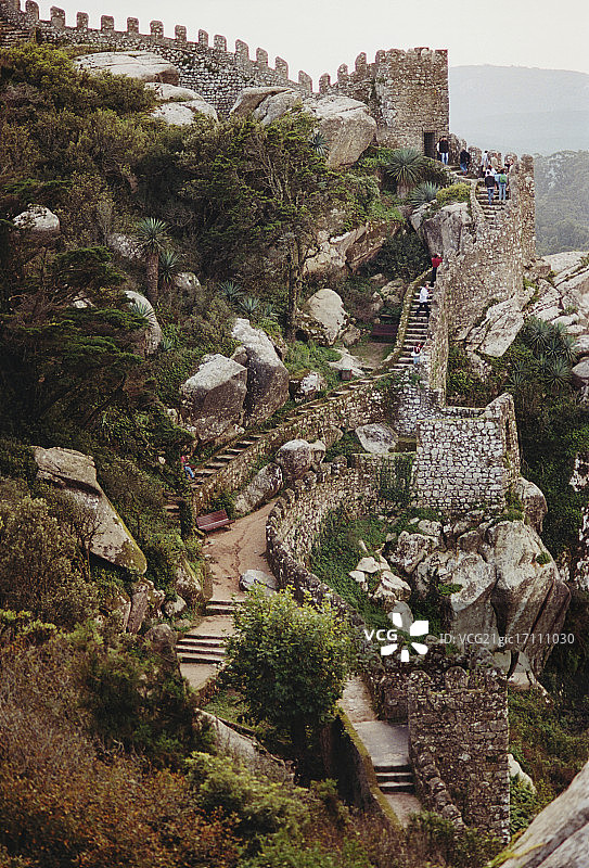 游客攀登摩尔城堡台阶图片素材