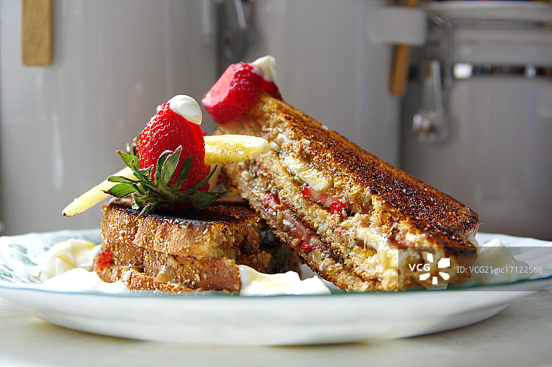 草莓香蕉三明治图片素材