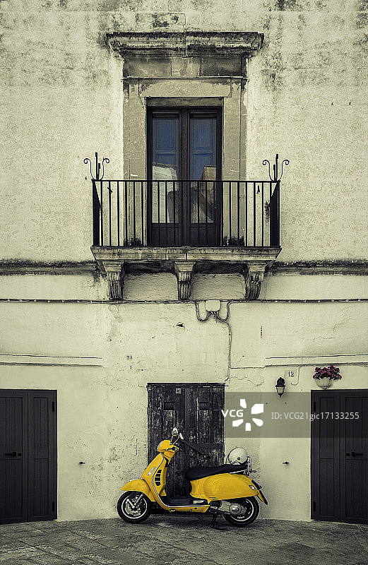 奥斯图尼的Vespa摩托车图片素材