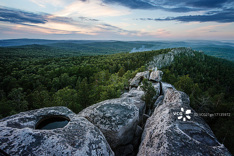 阿拉库尔岩石，俄罗斯车里雅宾斯克地区图片素材