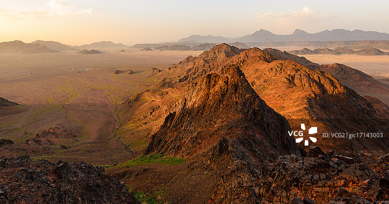红色山脉全景图片素材