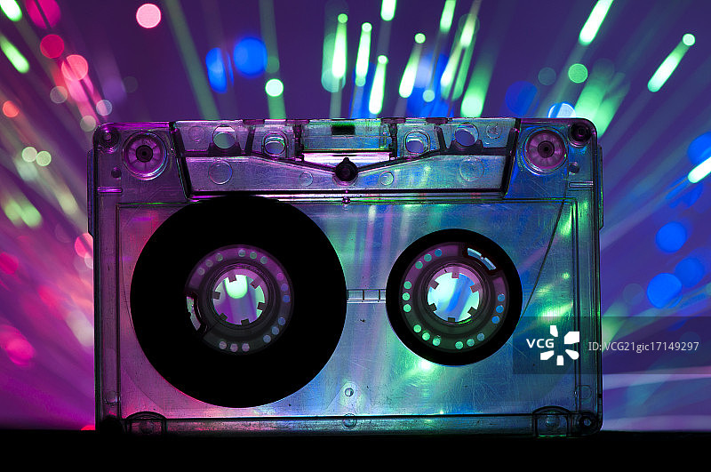 卡式磁带和迪斯科灯光背景透明图图片素材