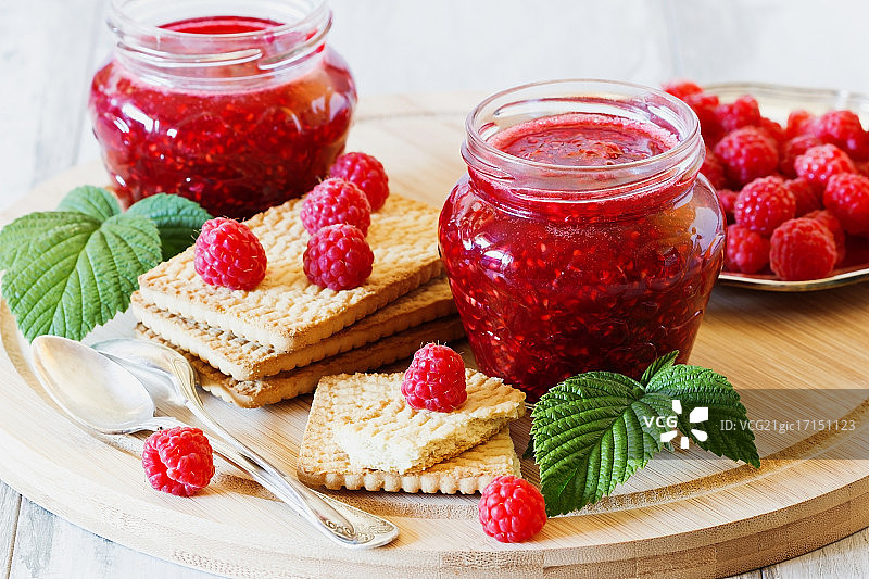 覆盆子果酱和饼干图片素材