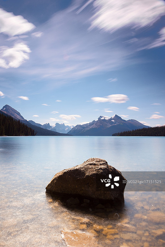 加拿大艾伯塔省贾斯珀国家公园玛琳湖图片素材