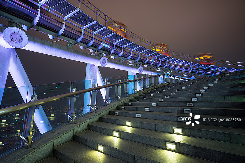 广州塔摩天轮夜景图片素材