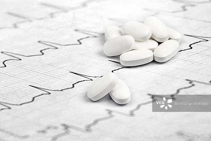 心电图上药片图片素材
