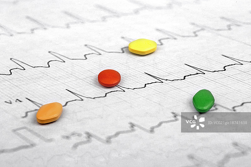 心电图上药片图片素材