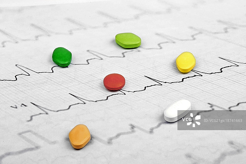 心电图上药片图片素材