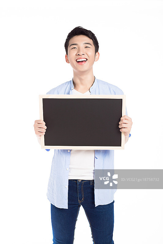 开心的人拿着写字板图片素材