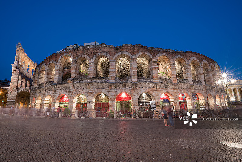 意大利维罗纳竞技场夜景图片素材