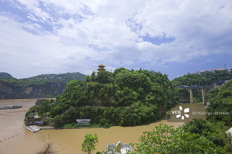 中国湖北省宜昌市峡老溪河三友洞（长江支流）图片素材