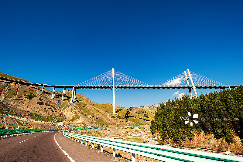 果子沟大桥图片素材