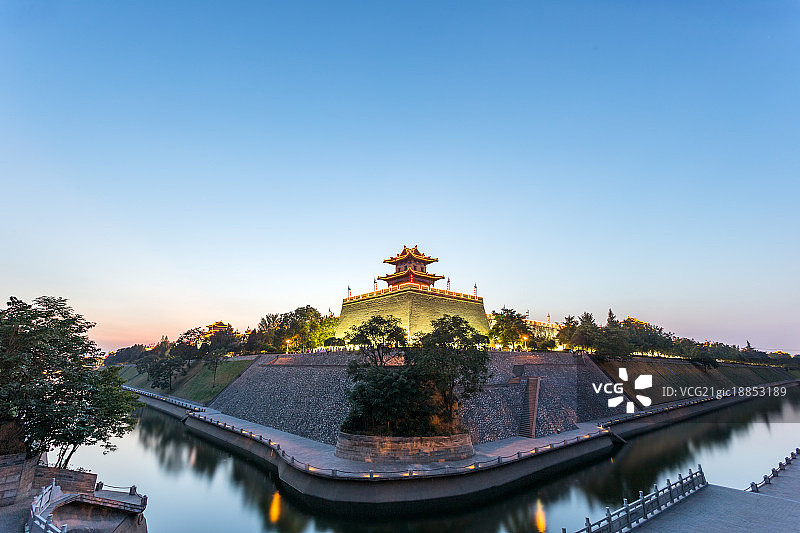 西安地标东南城角夜景图片素材