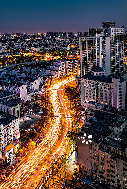 夜景高峰车流图片素材