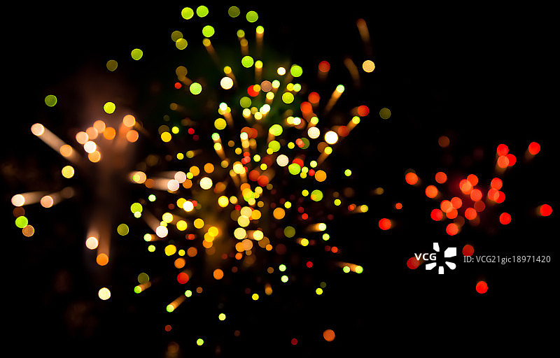 光斑绽放放在空中图片素材