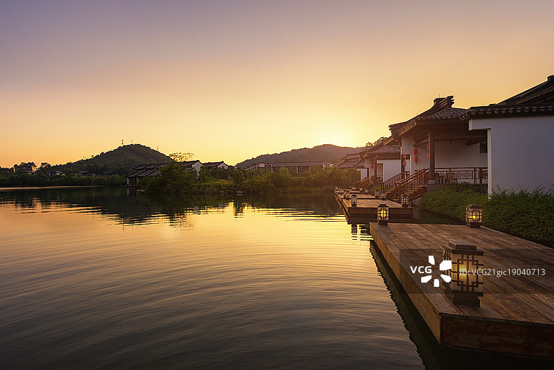 奢华中式湖景空间图片素材