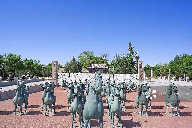 中国甘肃武威雷台汉墓飞马纪念碑图片素材