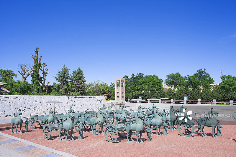 中国甘肃武威雷台汉墓飞马纪念碑图片素材