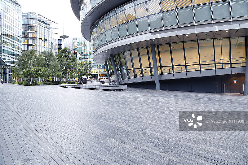 汽车广告背景-伦敦城市建筑背景与地面展示空间图片素材