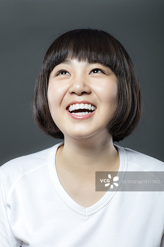 青年女人表情特写图片素材