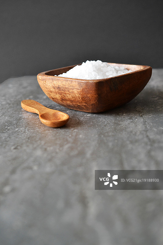 木碗里的海盐图片素材