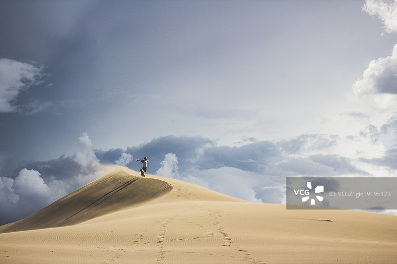 从那时起：梅根和波比在阿拉丁图片素材
