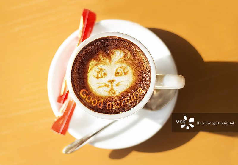 带有艺术图案的咖啡杯图片素材
