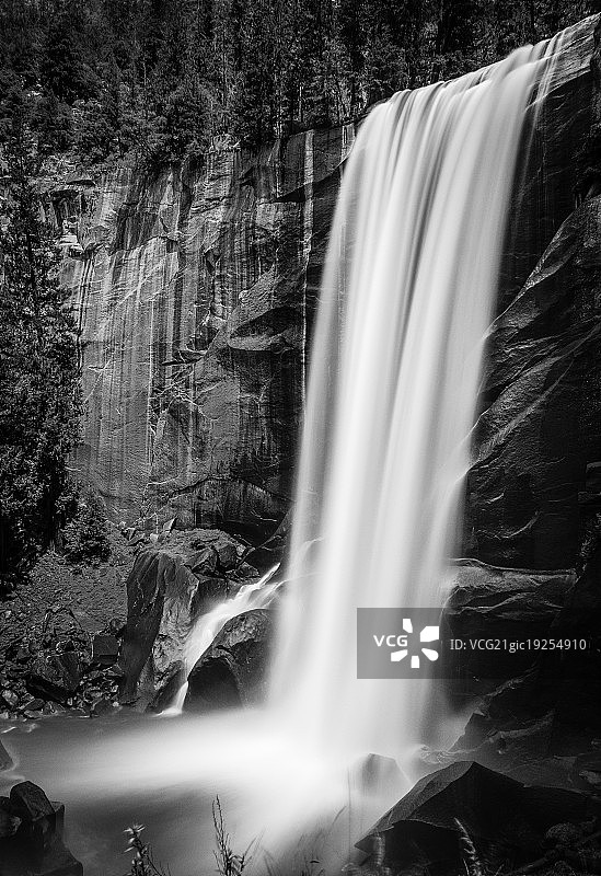 弗纳尔瀑布，优胜美地图片素材