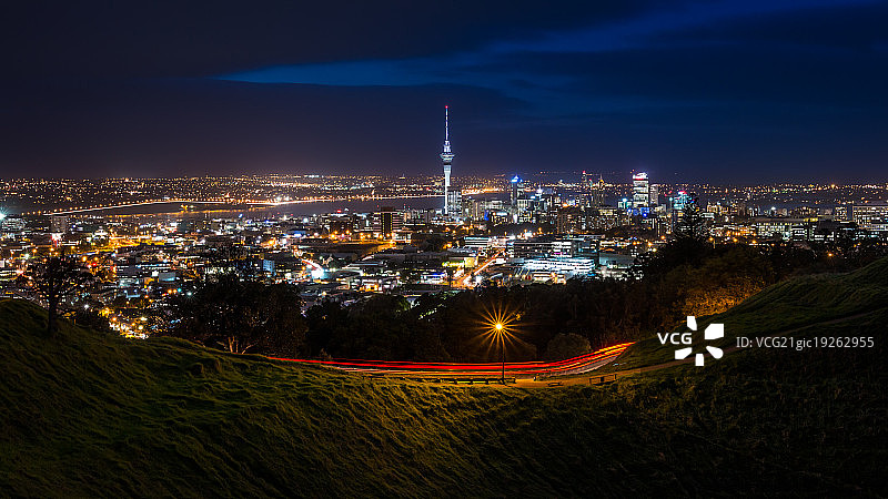 夜幕下的奥克兰市图片素材