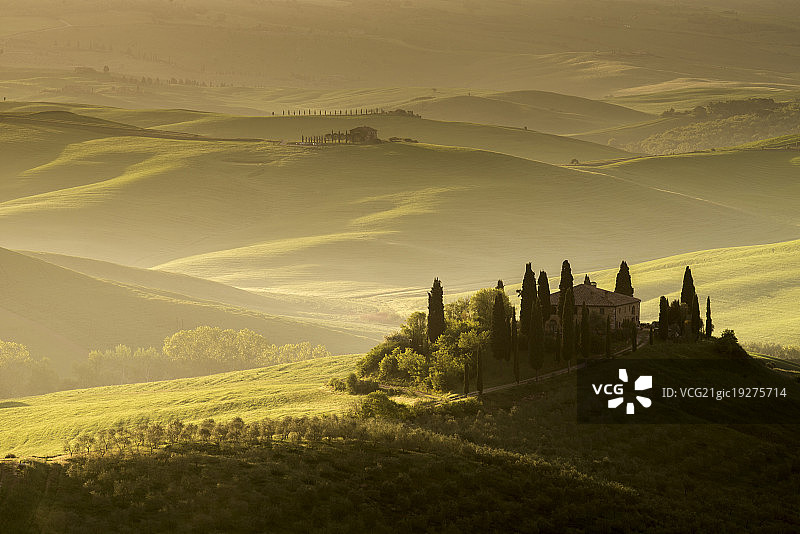 托斯卡纳圣奎里科-多尔恰日出图片素材
