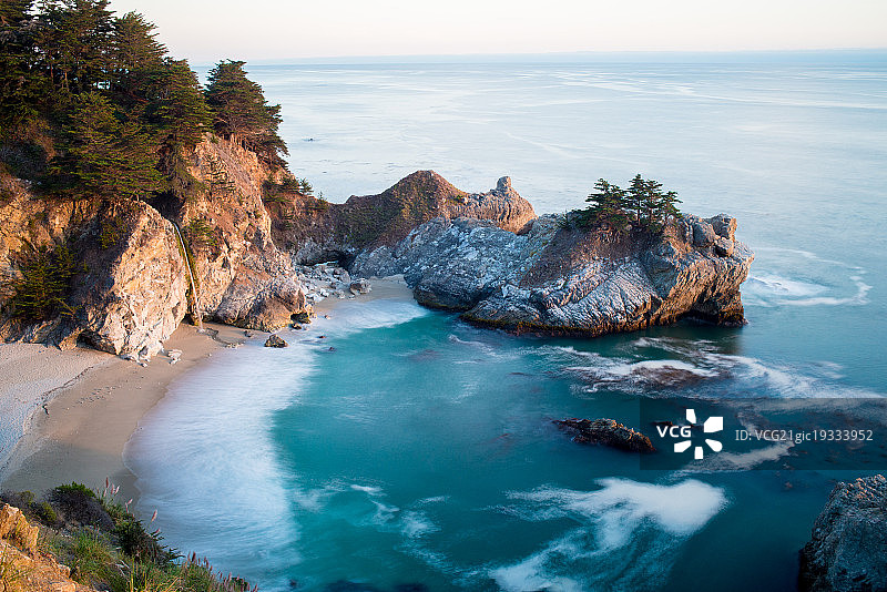 麦克维瀑布图片素材