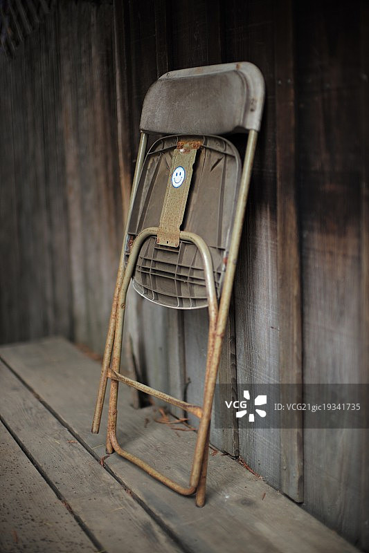 椅子上的表情符号图片素材