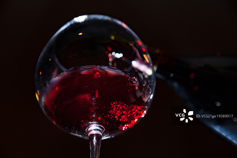 红色，请图片素材