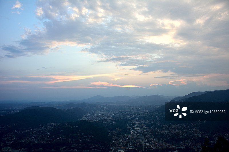 科莫山丘图片素材